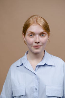 Chloé, 23